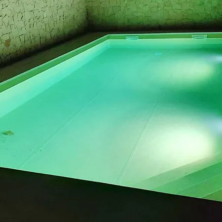Spacious House In Aldeia Dos Pinheiros With Pool Vakantiehuis *