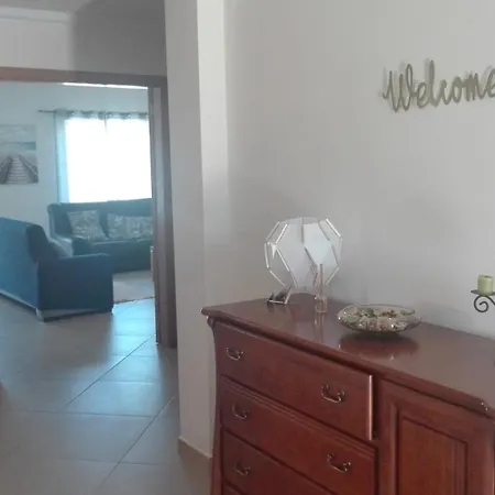 Vakantiehuis Spacious House In Aldeia Dos Pinheiros With Pool *