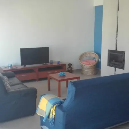 Spacious House In Aldeia Dos Pinheiros With Pool Vakantiehuis Azeitao