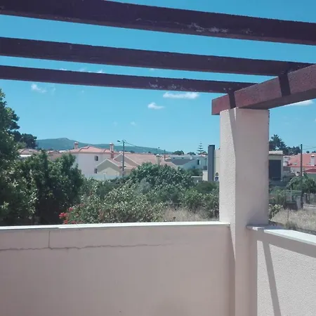 Spacious House In Aldeia Dos Pinheiros With Pool Vakantiehuis *